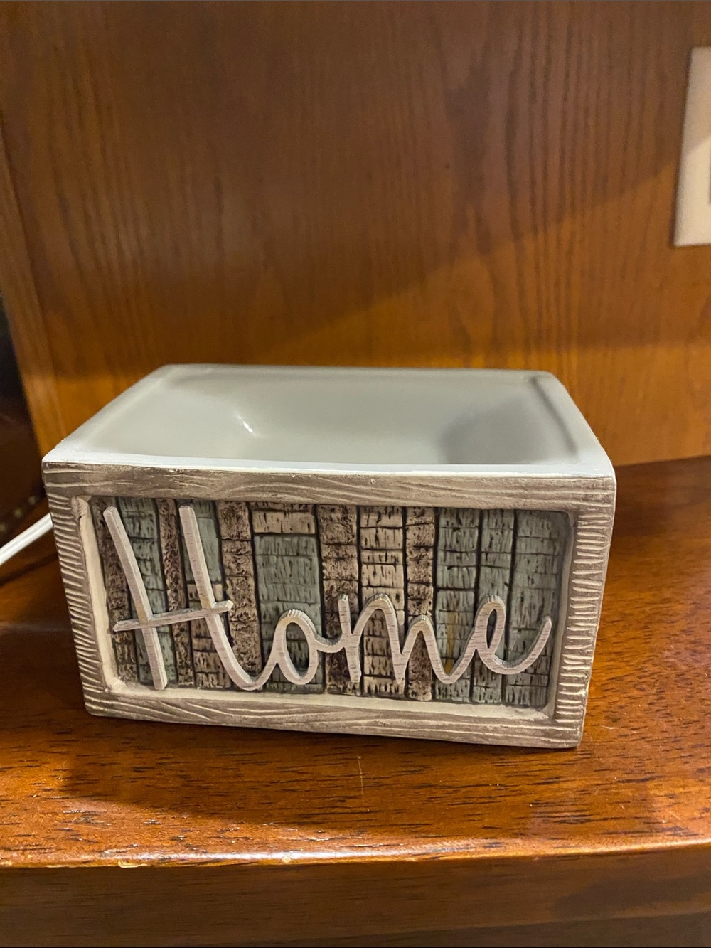 Scentsy 'Home' Decorative Wax Warmer - White and Weathered Gray.